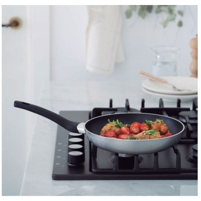 POELE VITE DIAMETRE 24 CM